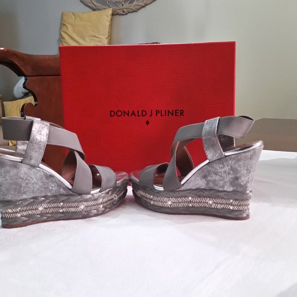 Donald Pliner Wedge sandals